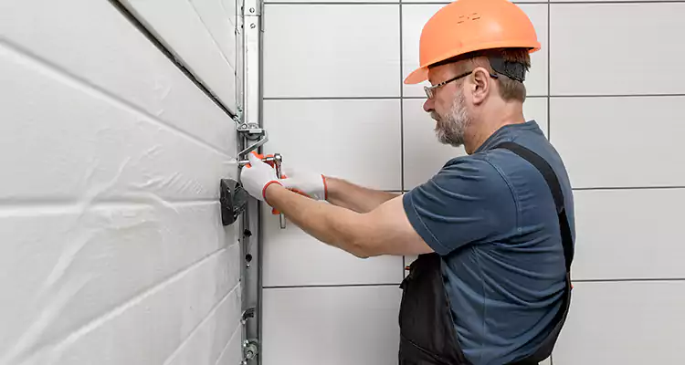 Emergency Garage Door Repair in Cupertino, CA
