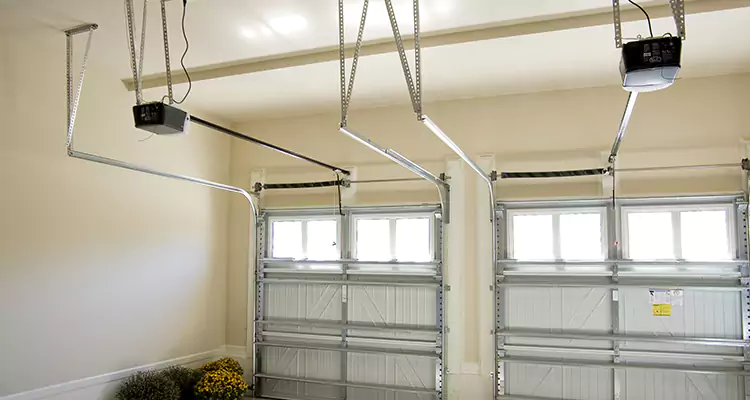 Residential Emergency Garage Door Repair in Cupertino, CA