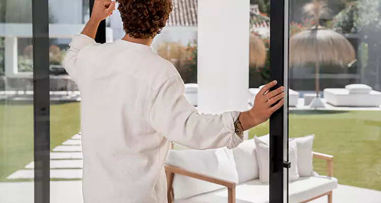 Sliding Screen Door Maintenance for Closing Issues in Cupertino, CA